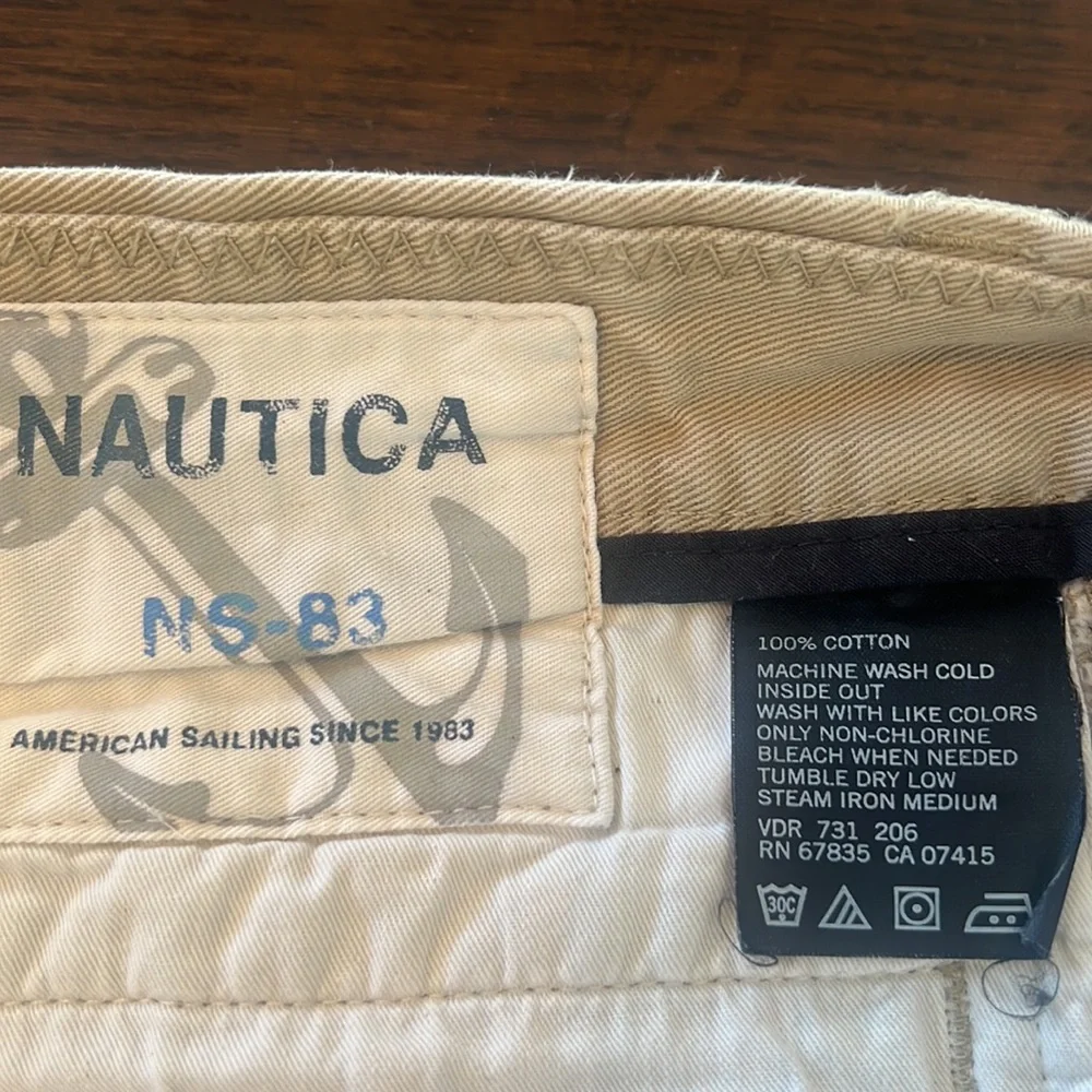 Nautica Rigger Shorts. Size 32 Mens. Tan khaki. Hiking outdoors lake